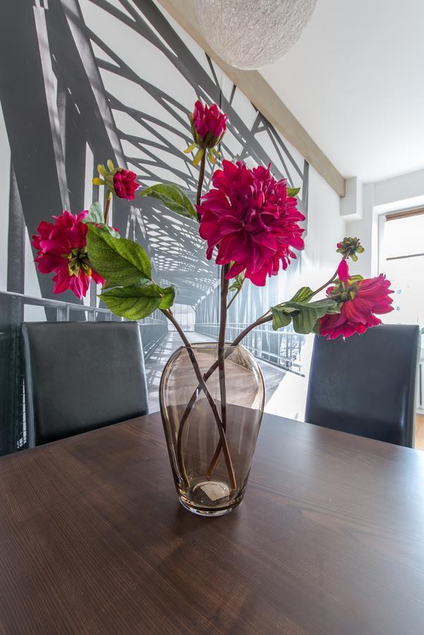 Chmielna 73 P&O Serviced Apartments Warschau Exterior foto
