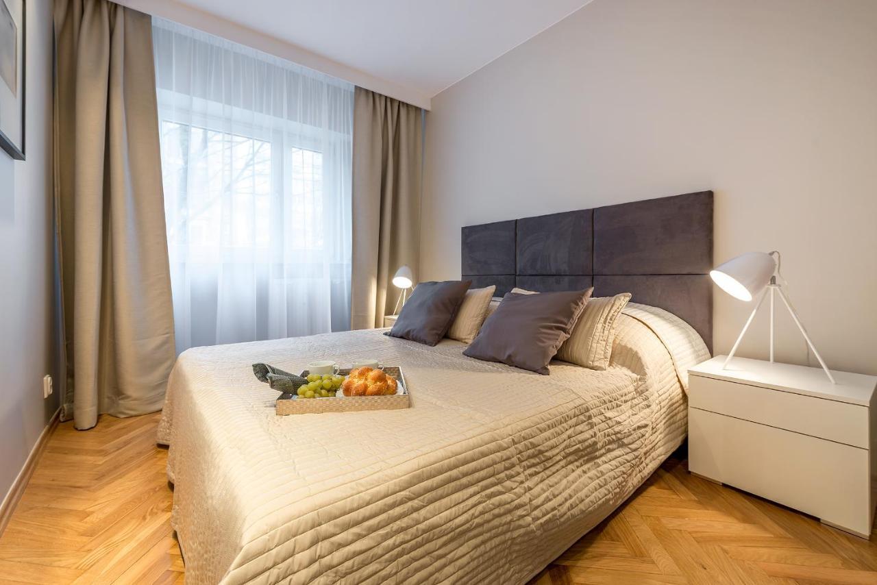Chmielna 73 P&O Serviced Apartments Warschau Exterior foto